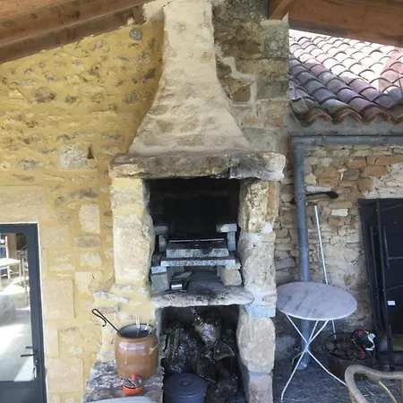 Maison Independante A La Nuitee Avec Petit Dejeuner Alojamento de Acomodação e Pequeno-almoço Loubejac